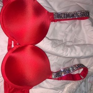 Victoria’s Secret Shine Strap Bra